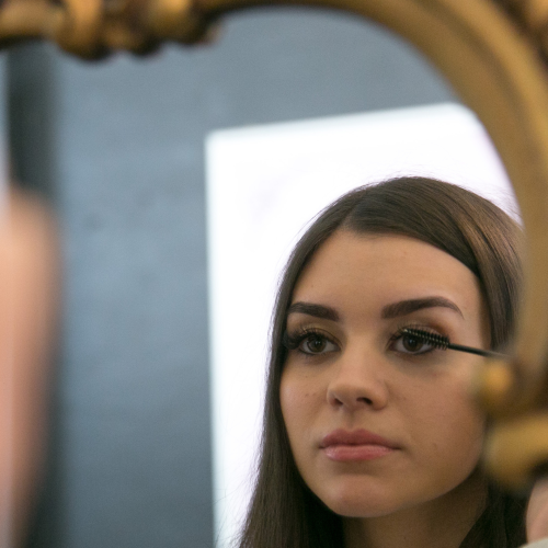 This is why you need to clean your lash extensions every day