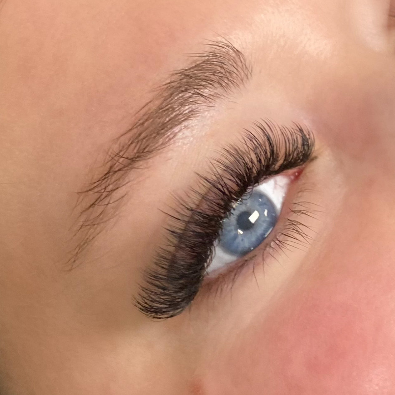 0.07 Volume Lashes