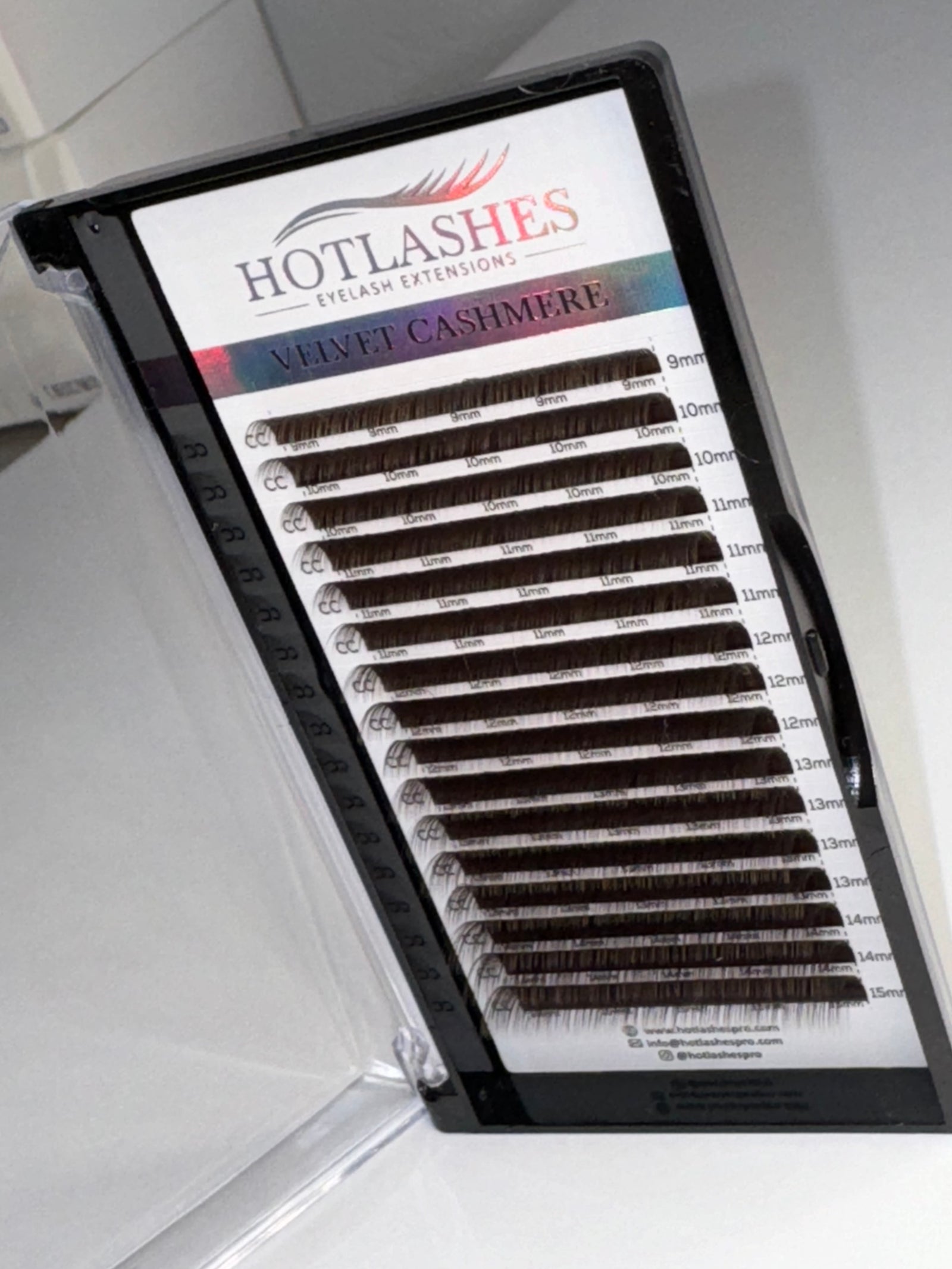 Eyelash Extensions: 0.03 Premium Velvet Cashmere Color Line: BROWN Lashes