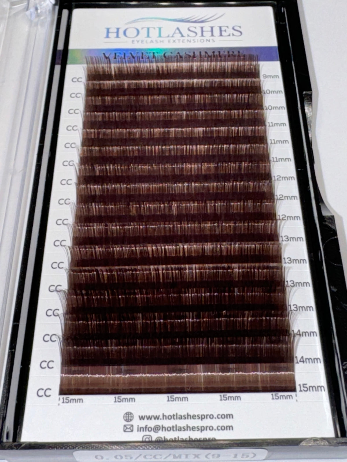 Eyelash Extensions: 0.03 Premium Velvet Cashmere Color Line: BROWN Lashes